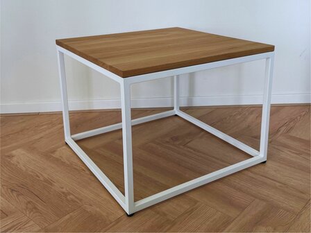 Salontafel eikenhout - wit onderstel 60x60cm