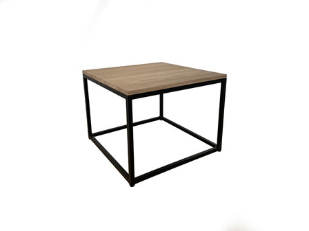 Salontafel-vierkant-eikenhout-zwart-metaal-onderstel-side-table