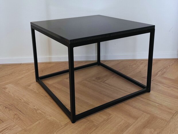 Salontafel zwart graniet - zwart onderstel 60x60cm