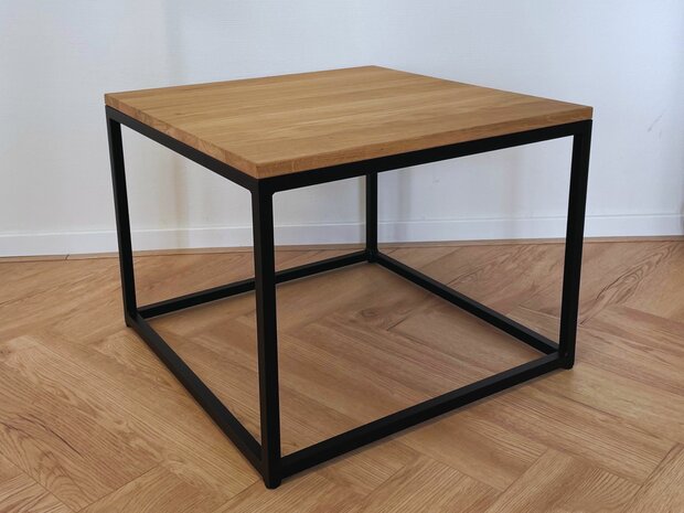 Salontafel eikenhout - zwart onderstel 60x60cm